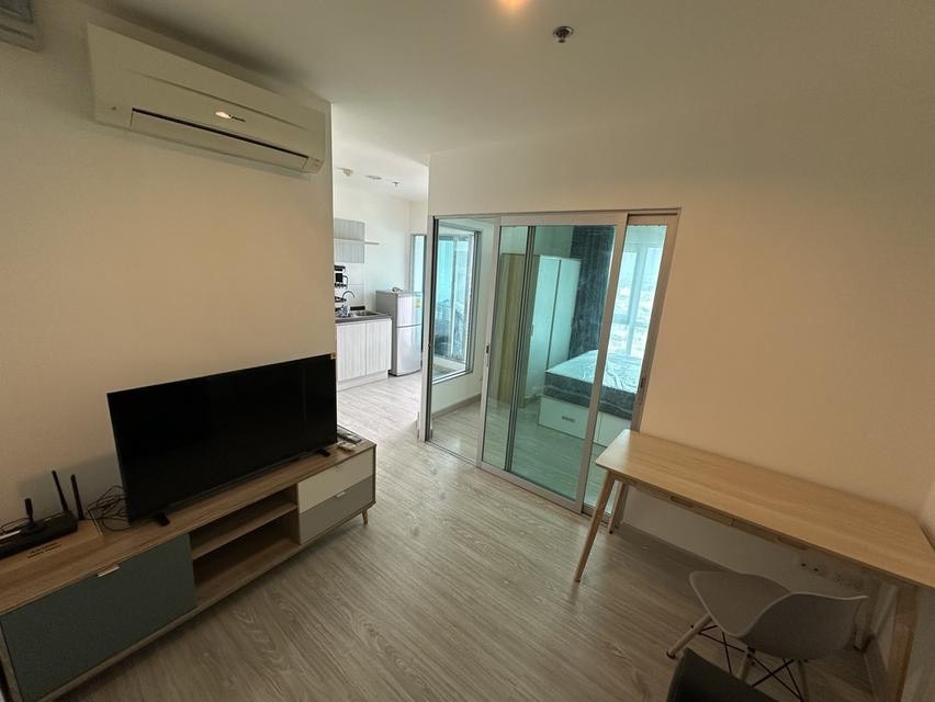 ห้องนั่งเล่นคอนโด Aspire Ngamwongwan ขนาด 29 ตารางเมตร